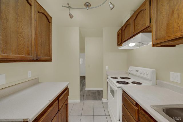 499 Apple Tree Ln, Fairfield, CA 94533