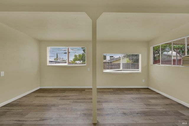 499 Apple Tree Ln, Fairfield, CA 94533