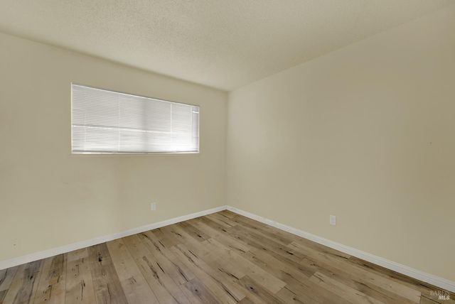 499 Apple Tree Ln, Fairfield, CA 94533