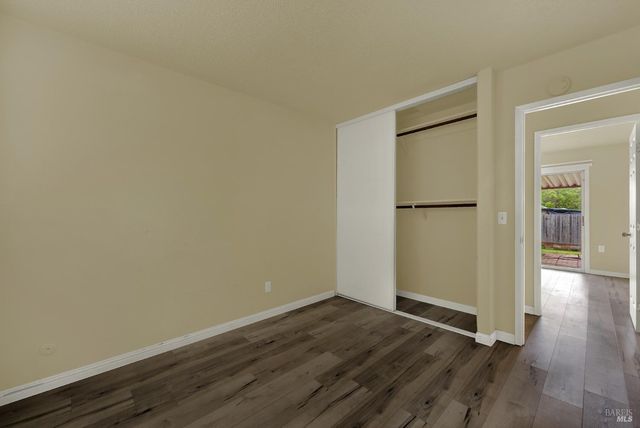 499 Apple Tree Ln, Fairfield, CA 94533