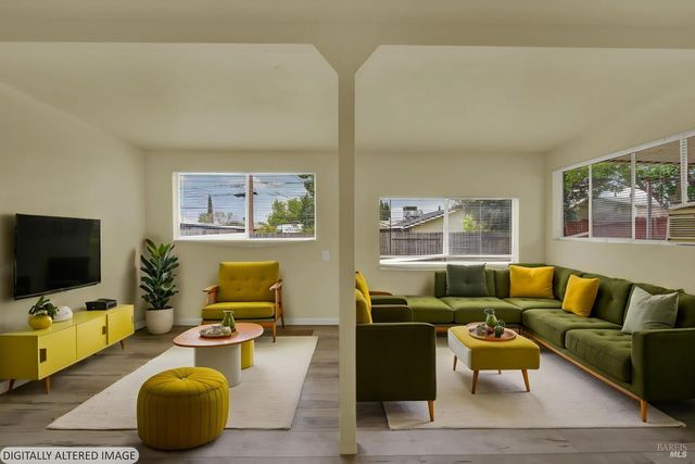 499 Apple Tree Ln, Fairfield, CA 94533