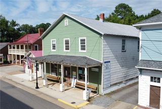 51 Cross St, Urbanna, VA 23175