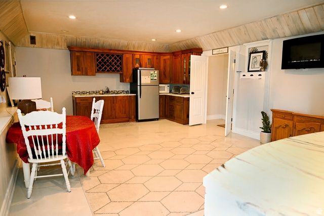 2058 COMANCHE WAY, Farmington, UT 84025