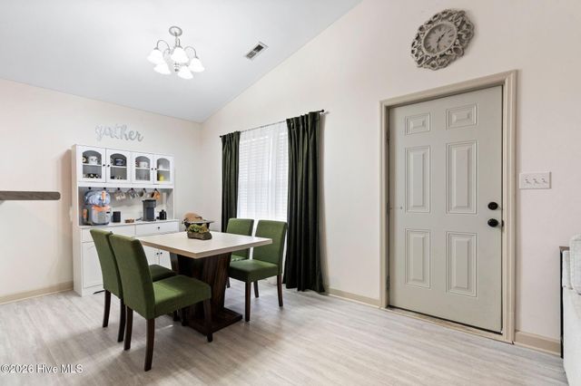 225 Lockwood Court, Hubert, NC 28539