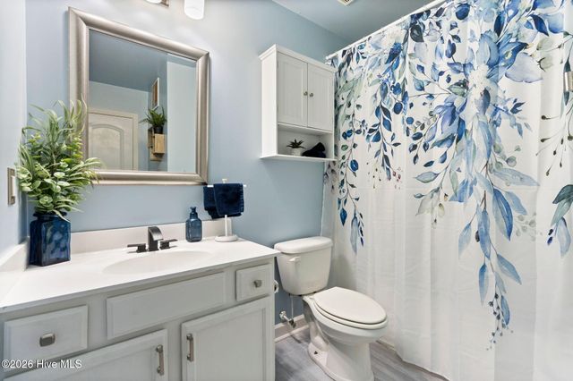 225 Lockwood Court, Hubert, NC 28539