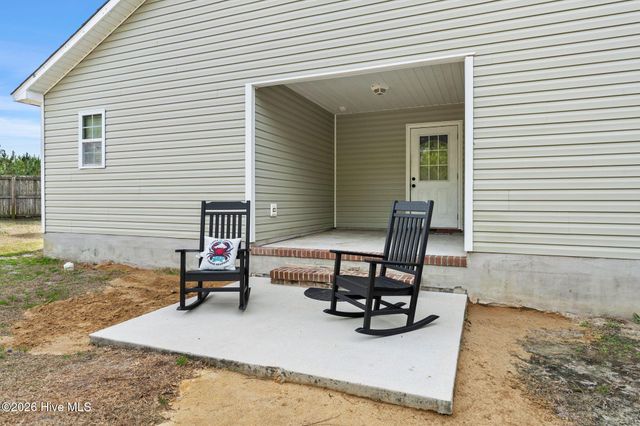 225 Lockwood Court, Hubert, NC 28539