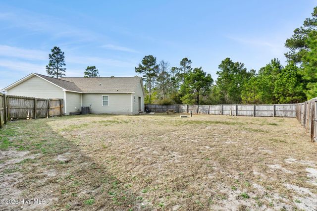 225 Lockwood Court, Hubert, NC 28539