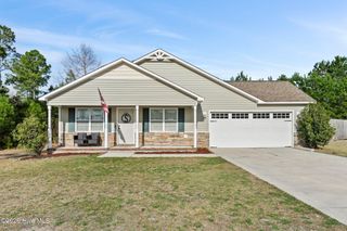 225 Lockwood Court, Hubert, NC 28539