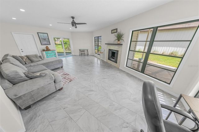 38 LAZY EIGHT DRIVE, Port Orange, FL 32128