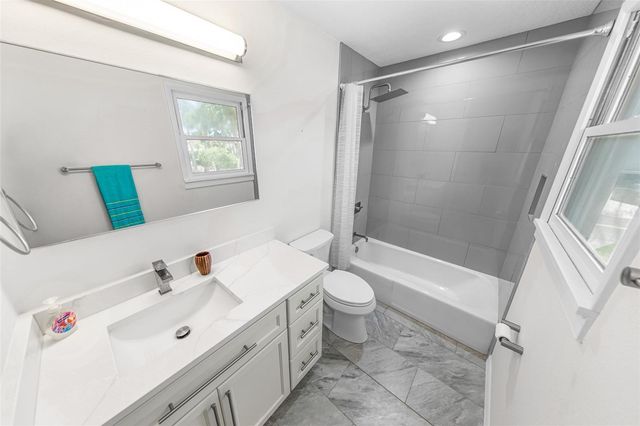 38 LAZY EIGHT DRIVE, Port Orange, FL 32128