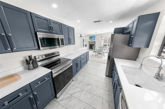 38 LAZY EIGHT DRIVE, Port Orange, FL 32128