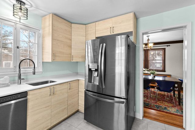 2714 9th Avenue E, North Saint Paul, MN 55109