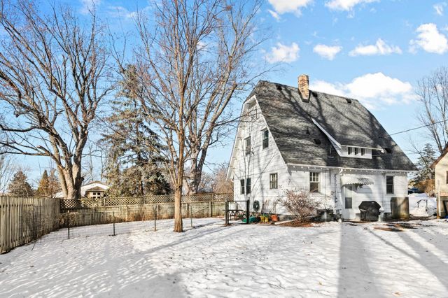 2714 9th Avenue E, North Saint Paul, MN 55109