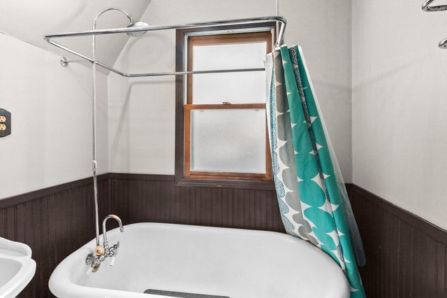 2714 9th Avenue E, North Saint Paul, MN 55109