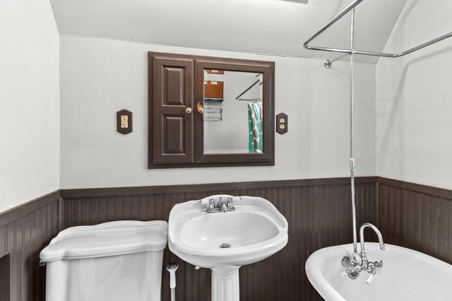 2714 9th Avenue E, North Saint Paul, MN 55109