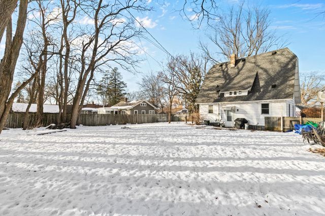 2714 9th Avenue E, North Saint Paul, MN 55109