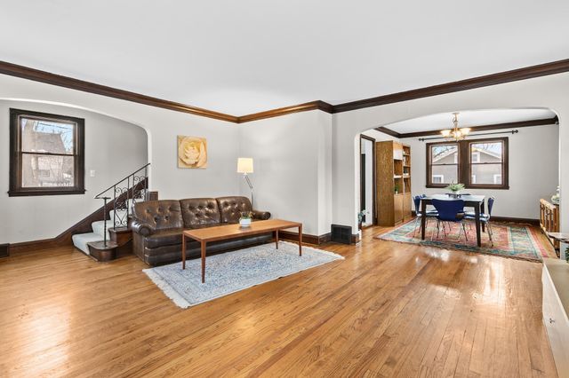 2714 9th Avenue E, North Saint Paul, MN 55109