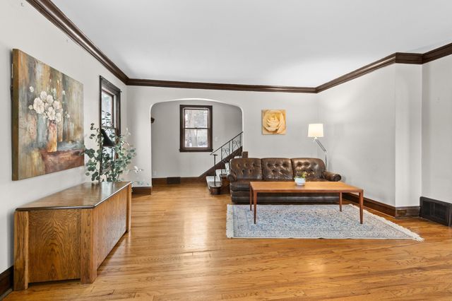 2714 9th Avenue E, North Saint Paul, MN 55109