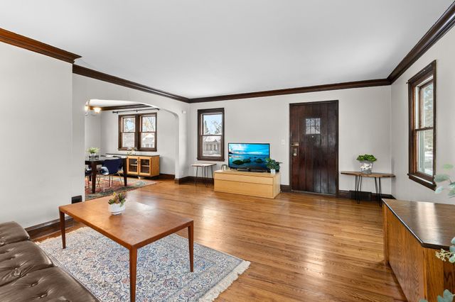 2714 9th Avenue E, North Saint Paul, MN 55109