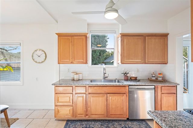 10315 Dante Ave, Oakland, CA 94603