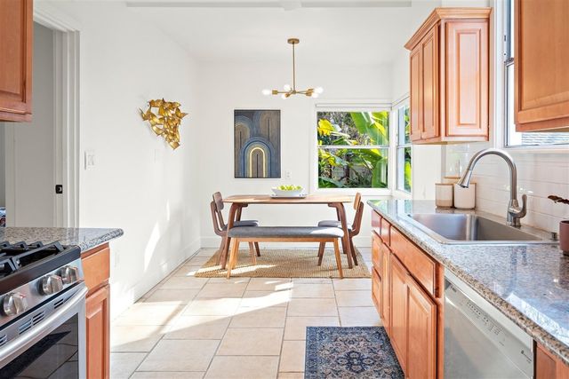 10315 Dante Ave, Oakland, CA 94603