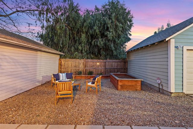 10315 Dante Ave, Oakland, CA 94603