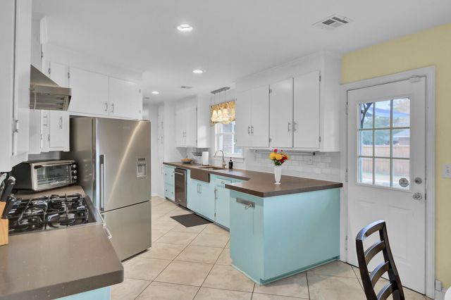 4964 France Avenue, North Charleston, SC 29405