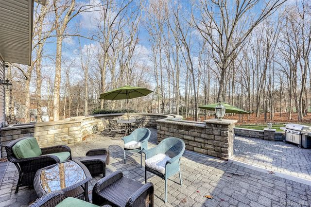 6 Wedge Way, Suffern, NY 10901