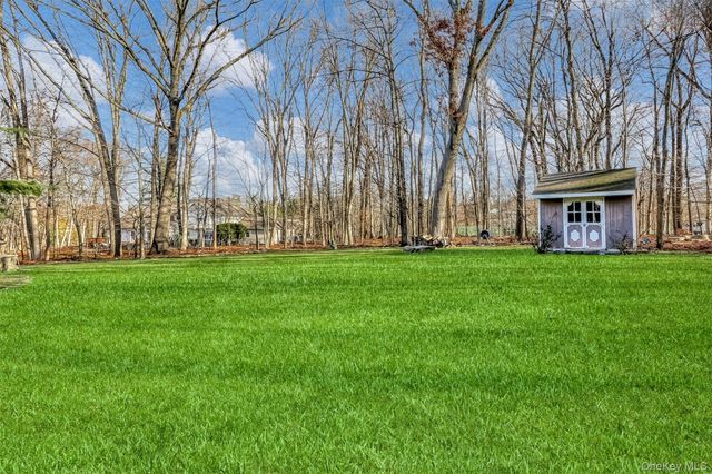 6 Wedge Way, Suffern, NY 10901