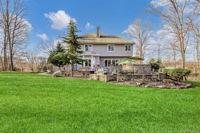 6 Wedge Way, Suffern, NY 10901