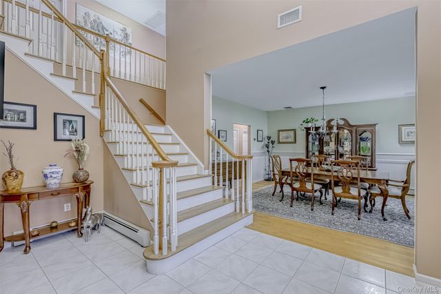 6 Wedge Way, Suffern, NY 10901