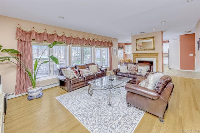 6 Wedge Way, Suffern, NY 10901