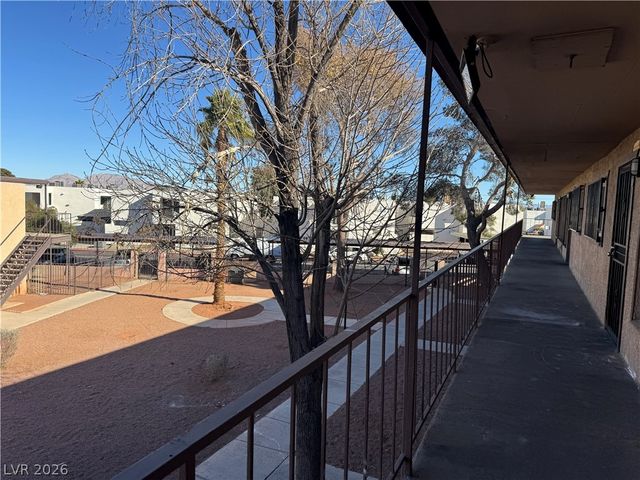 615 South Royal Crest Circle 11, Las Vegas, NV 89169