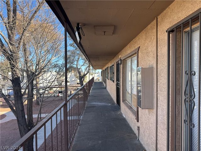 615 South Royal Crest Circle 11, Las Vegas, NV 89169