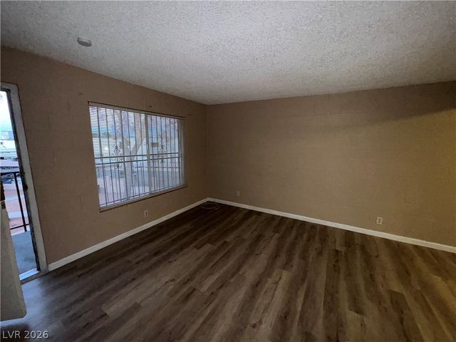 615 South Royal Crest Circle 11, Las Vegas, NV 89169