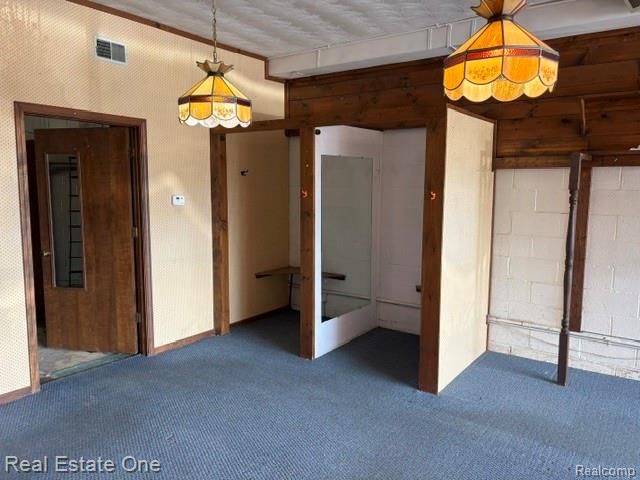 21043 Kelly Road, Eastpointe, MI 48021