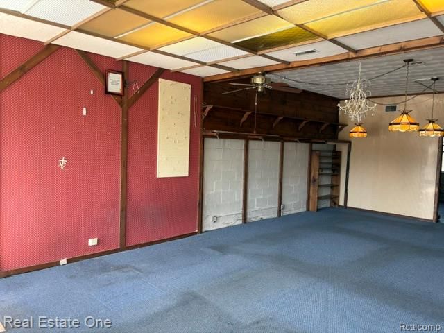 21043 Kelly Road, Eastpointe, MI 48021