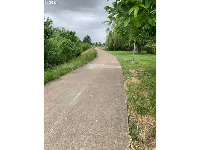 3770 W 11TH Ave, Eugene, OR 97402