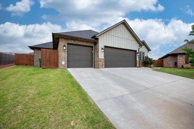 8917 E Brian Lane, Yukon, OK 73099