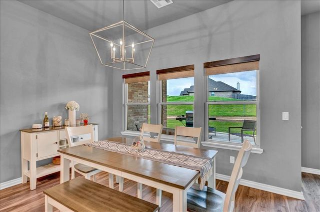 8917 E Brian Lane, Yukon, OK 73099