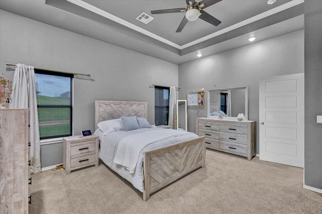 8917 E Brian Lane, Yukon, OK 73099