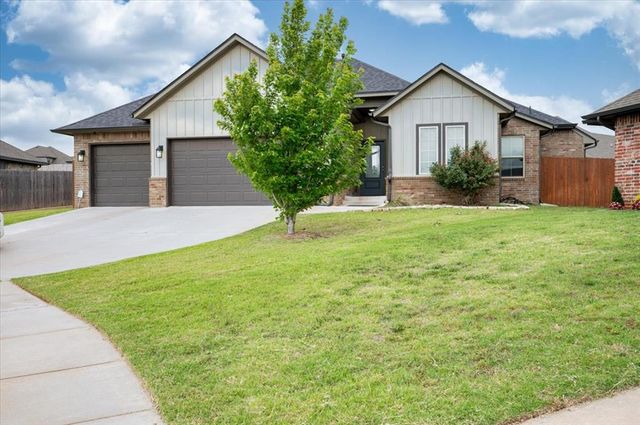 8917 E Brian Lane, Yukon, OK 73099