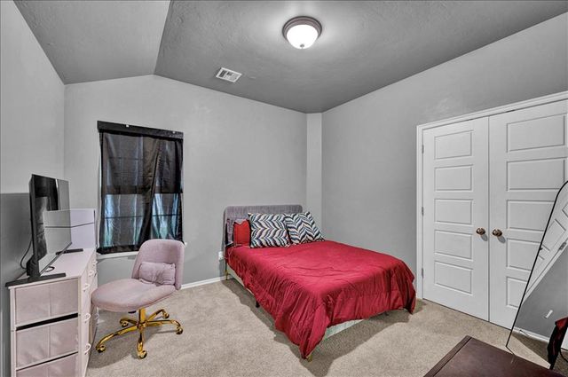 8917 E Brian Lane, Yukon, OK 73099