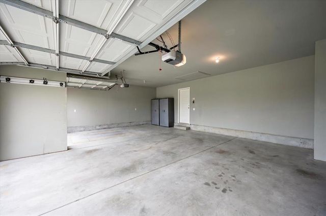 8917 E Brian Lane, Yukon, OK 73099