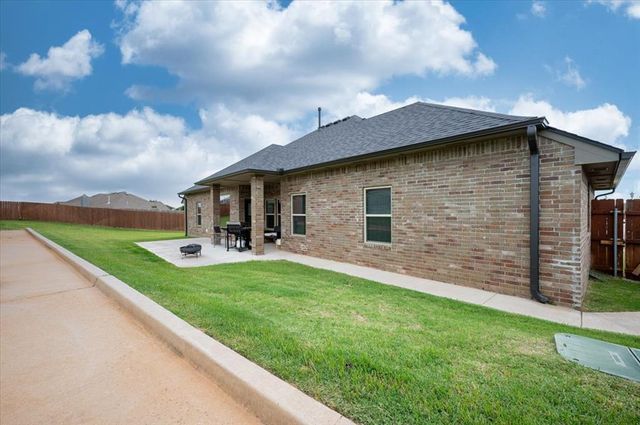 8917 E Brian Lane, Yukon, OK 73099