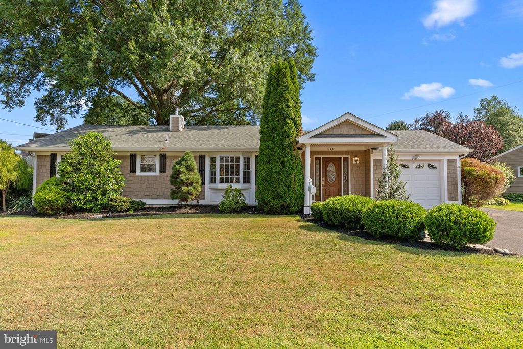 101 MELVIN AVE, Morrisville, PA 19067