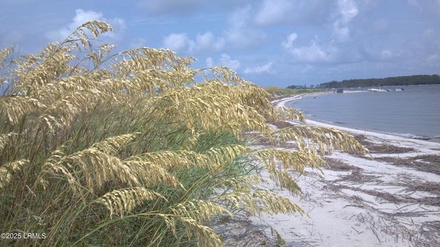 15 Meridian Road, Beaufort, SC 29907