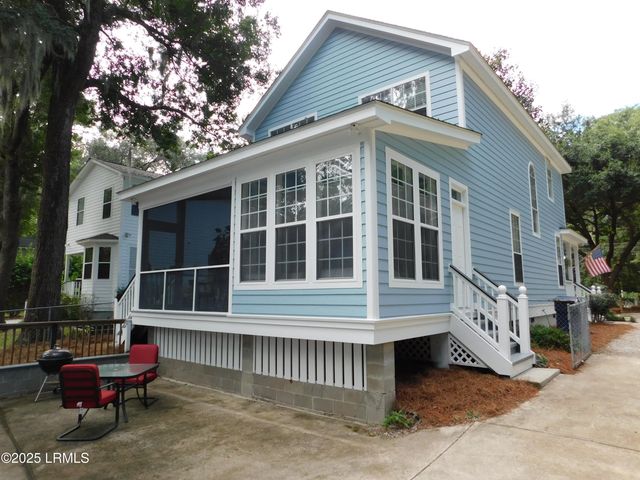 15 Meridian Road, Beaufort, SC 29907