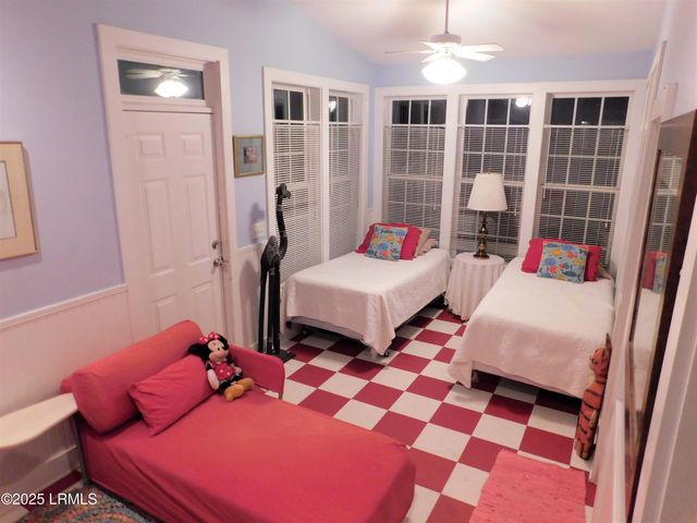 15 Meridian Road, Beaufort, SC 29907