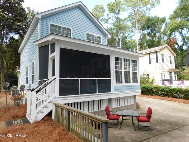 15 Meridian Road, Beaufort, SC 29907
